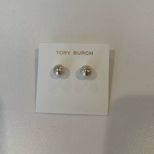 Kira pearl Tory Burch stud earrings